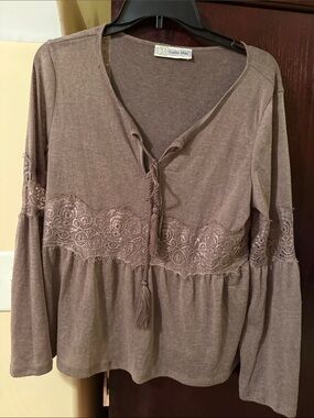 Callie Mac Taupe Lace-Trim Peasant Tunic